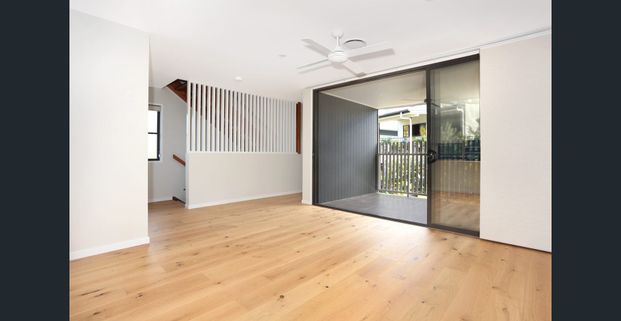 Beautiful townhouse in an excellent location. - Photo 1