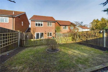 Otford Close, Tollgate Hill, Crawley, West Sussex, RH11 - Photo 3