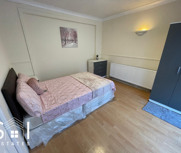 1 bedroom in a house share to rent - Photo 4