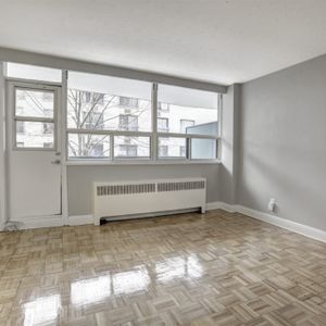 The Kingsview - Photo 3