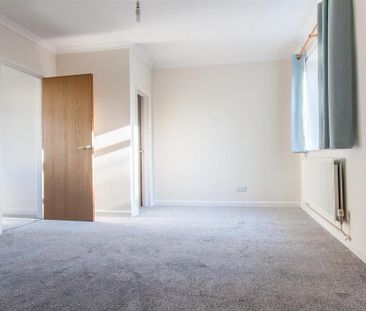 2 bedroom semi-detached house to rent - Photo 2