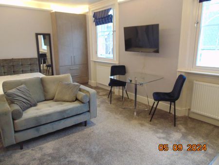 Studio to rent - Photo 4