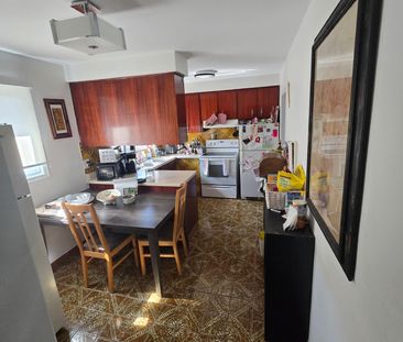 For Lease - 8 Hucknall Road, Toronto, Ontario - Photo 3