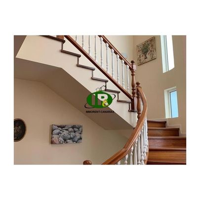 House with 6 bedrooms and 5 bathrooms on about 402 sqm living space and plot with 550 sqm - Photo 1