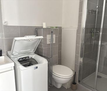 Location Appartement 1 pièce 29m² LYON 6ème - Photo 5