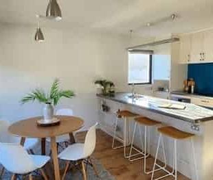 Modern Apartment in Petone - Photo 2