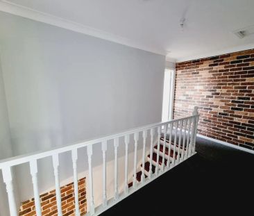 “THREE BEDROOM TOWNHOUSE WALKING DISTANCE TO PENRITH WESTFIELD” - Photo 1