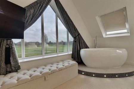 Skylark Meadows, Fareham, PO15 - Photo 3