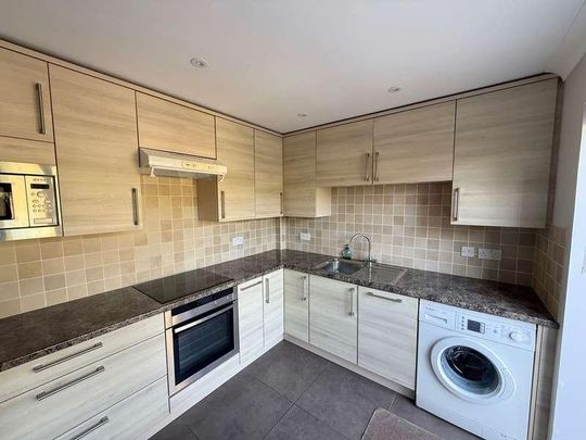 Wythemede, Foxley Fields, Binfield, RG42 - Photo 1