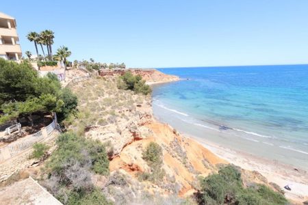 Apartamento en la primera linea del mar en Campoamor. Agosto. - Photo 4