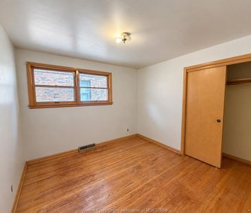 For Lease - 1425 GILES Boulevard, Windsor, Ontario - Photo 4