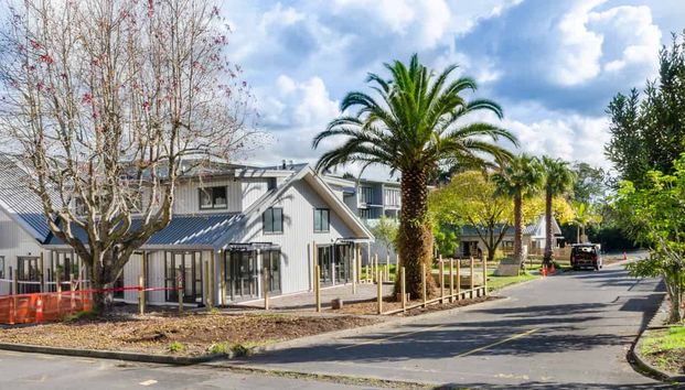 Modern 1-Bedroom Studio Apartment - Photo 1