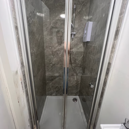 1 bedroom in a house share to rent - Photo 4