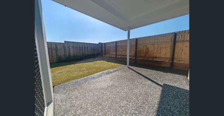 8 Hillside Street, Heathwood, Qld 4110 - Photo 5