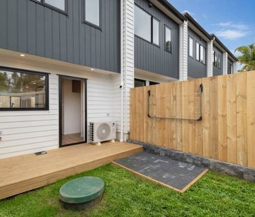 Prime Green Bay Location – 2-Bedroom Townhouse with Special Offer - Photo 4