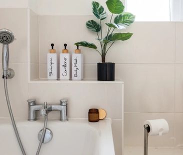 4 Bed Detached House, Delaney Way, M7 - Photo 3