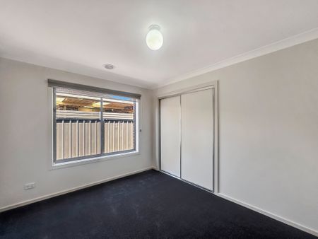 47 Canterbury Road East, Lara - Photo 2