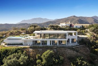 Luxury Villa for rent in Benahavís, Spain