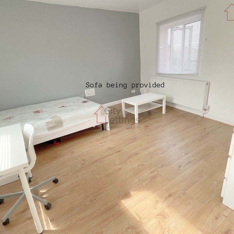 2 Bedroom Flat - Photo 1