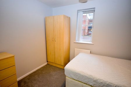 2 bed apartment to rent in Redgrave Close, Gateshead, NE8 - Photo 4