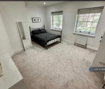 3 bedroom flat to rent - Photo 3