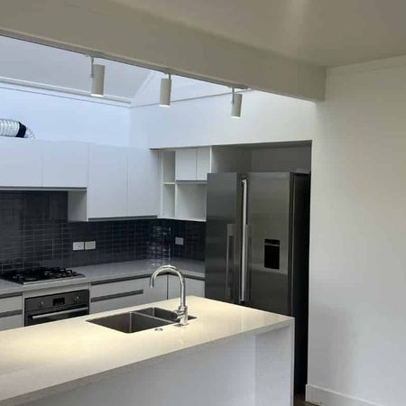 Hamilton Central with River Views - Photo 3