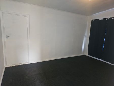 Three Bedroom Home - Available 08&sol;09&sol;2025 - Photo 5