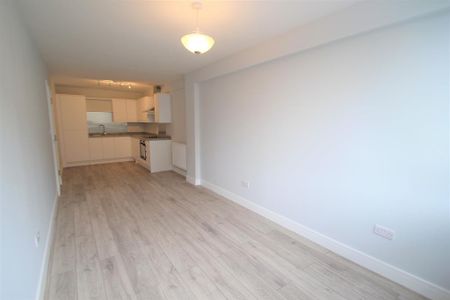1 bedroom flat to rent - Photo 2