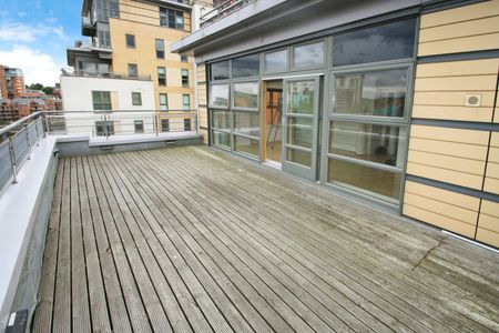 3 bedroom apartment to rent - Photo 2