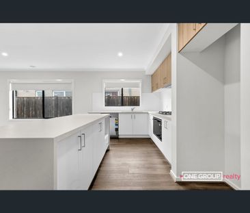 330 Mandalay Circuit, Beveridge, Vic 3753 - Photo 3