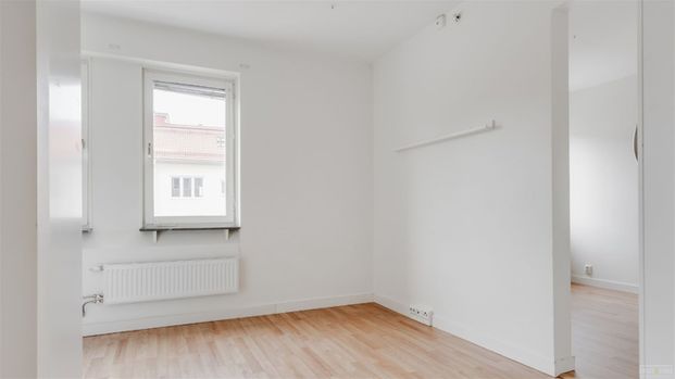 Norrby Tvärgata 13 - Photo 1