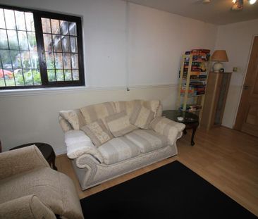 6 bedroom detached house to rent - Photo 1