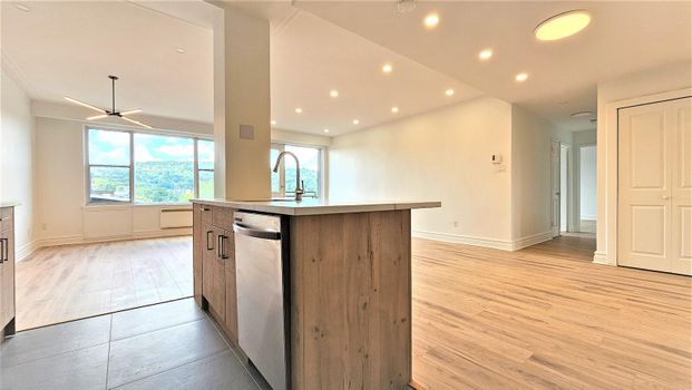 Apartment Building in the Heart of Westmount – 200 Kensington, Montreal - Photo 1