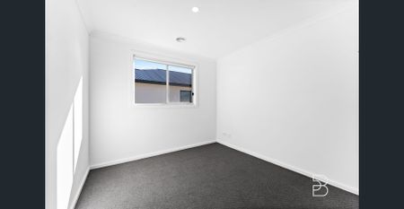 Stunning Family Home in Fraser Rise... - Photo 4