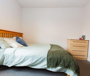 5 bedroom detached house to rent - Photo 4