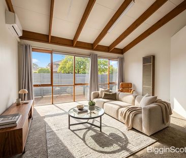 Family-Friendly Living Near Jells Park and Shopping Centres - Photo 1