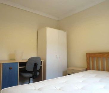 Bedroom Detached House In Winton, BH9 - Photo 3