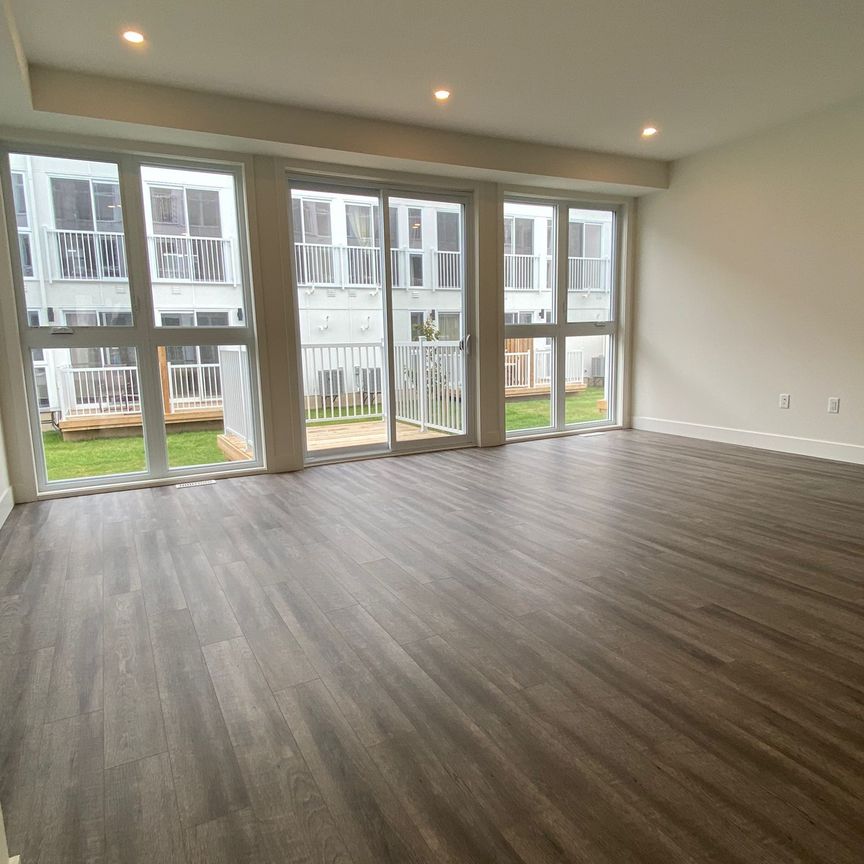 For Lease - 234 Edgevalley Road Unit# 29, London East, Ontario - Photo 1