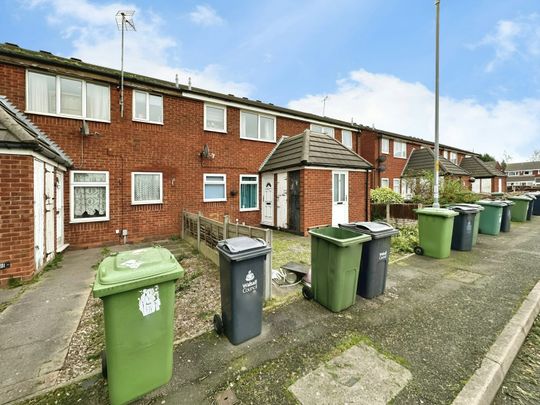 Flat to rent on - Photo 1