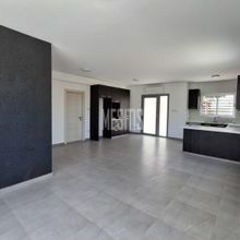 Μονοκατοικία για ενοικίαση - Μονή - Φωτογραφία 1