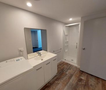 One Bedroom Central Apartment - Photo 3