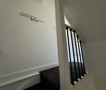 2 Bed Terraced House, Swallow Mount, LS12 - Photo 5