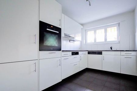 Grosszügige 2 ½-Zi.-Whg. mit Balkon - Photo 2