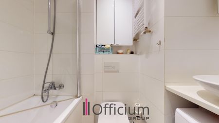 Kawalerka w kamienicy na Pradze Płd. - Photo 5