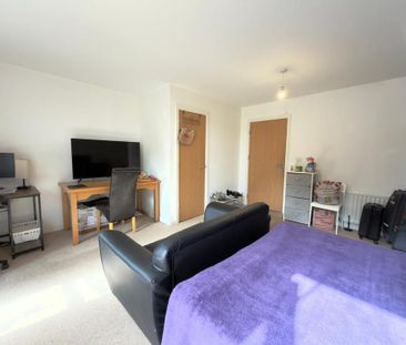 1 bedroom in a house share to rent - Photo 1