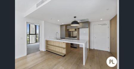 Resort-Inspired Living - three bedroom apartment with 2 car parks - Photo 2