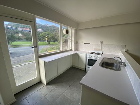 Owhiro Bay Living - Photo 3