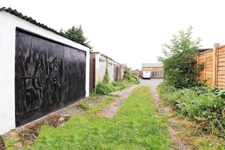 2 bedroom terraced house to rent - Photo 5