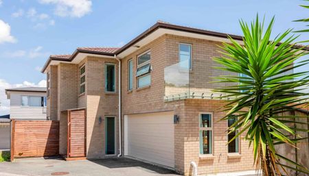 Premium living in Blockhouse Bay - Photo 4