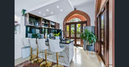 PURE LUXURY - SPACIOUS VILLA IN TRANQUIL SURROUNDS & AMAZING VIEWS - Photo 3